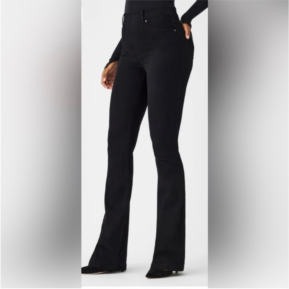 Spanx Shape EveryWear Flare Leg Pull-On Jeans Sz. M